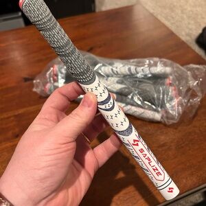 11 total White and Blue Golf Grip by Saplize